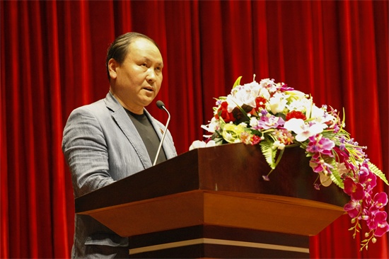 6beat365唯一官网副校长张砚为宣读《关于成立beat365唯一官网创新创业工作领导小组的决定》.jpg