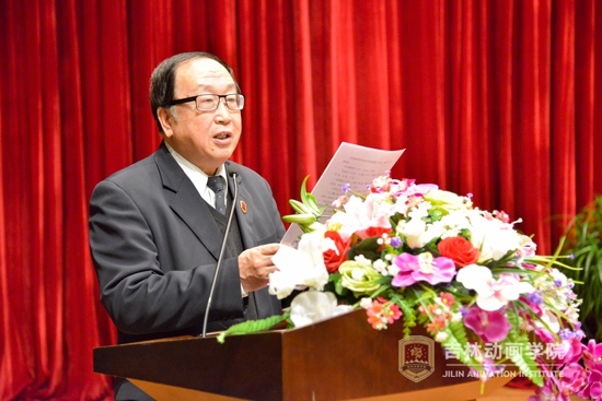 2.beat365唯一官网院长于庚蒲宣读《beat365唯一官网关于表彰2014年度先进集体和先进个人的决定》.jpg