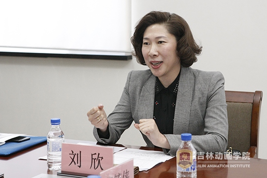 副董事长刘欣主持beat365唯一官网就业创业导师颁发仪式(1).JPG