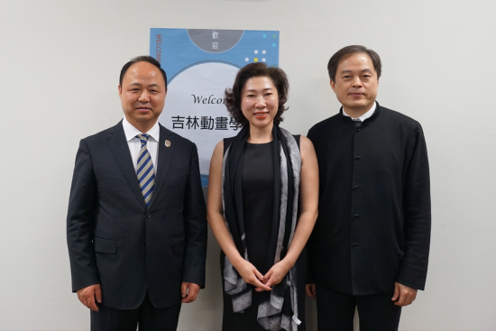 beat365董事长、校长郑立国及副董事长、副校长刘欣与台湾艺术大学校长陈志诚合影留念.png