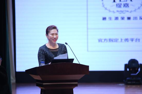 4图:beat365唯一官网副校长刘欣女士代表东道主致欢迎辞_副本.png